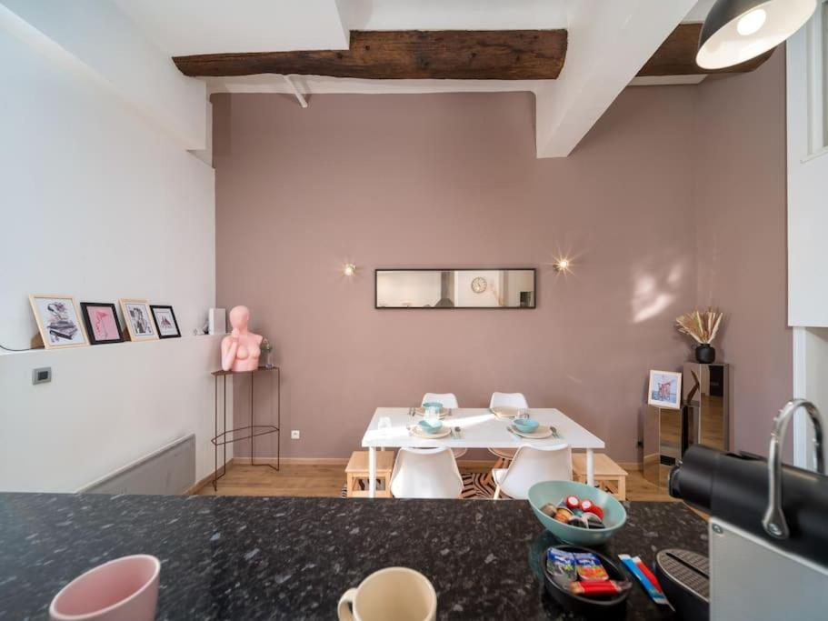 Appartement Tout Equipe 4 Couchages Avec Terrasse Et Parking Venelles Eksteriør billede