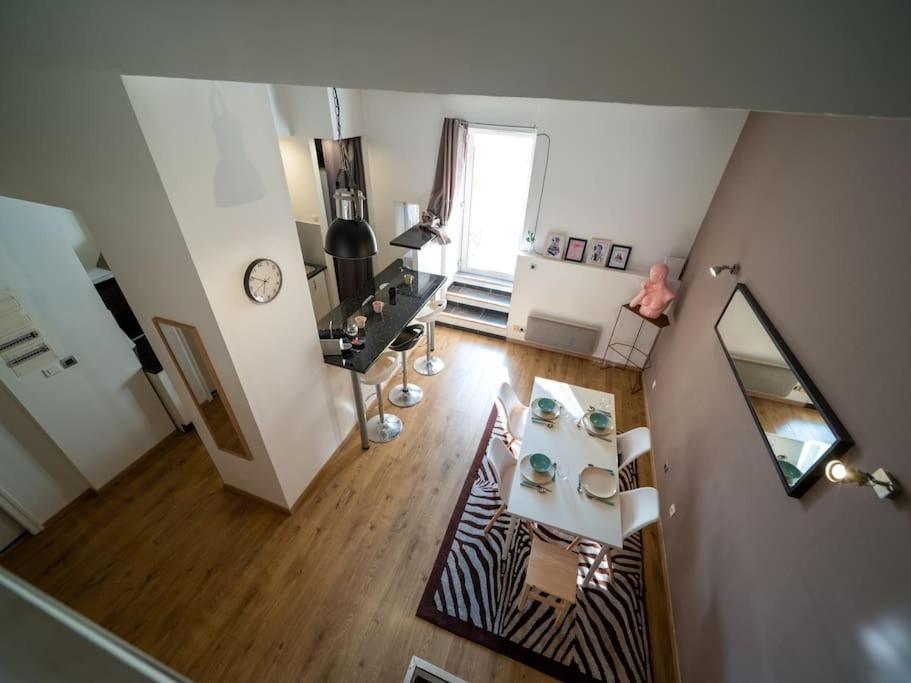 Appartement Tout Equipe 4 Couchages Avec Terrasse Et Parking Venelles Eksteriør billede